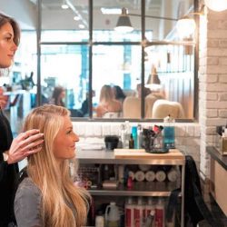 How much can you make owning a beauty salon?